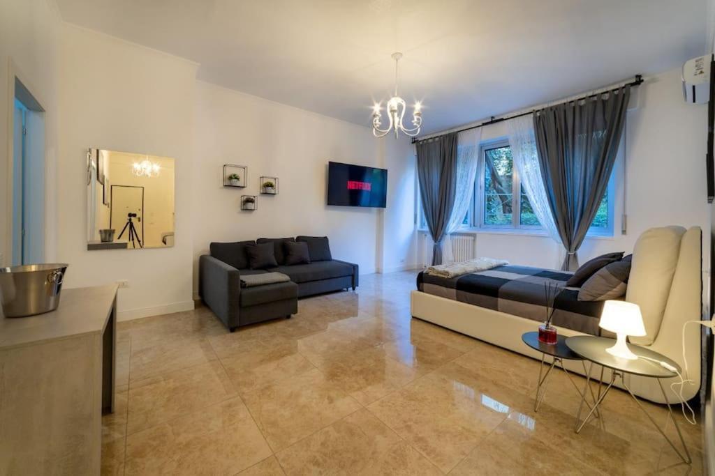 San Babila - Luxury Milanese Apartment Exteriér fotografie